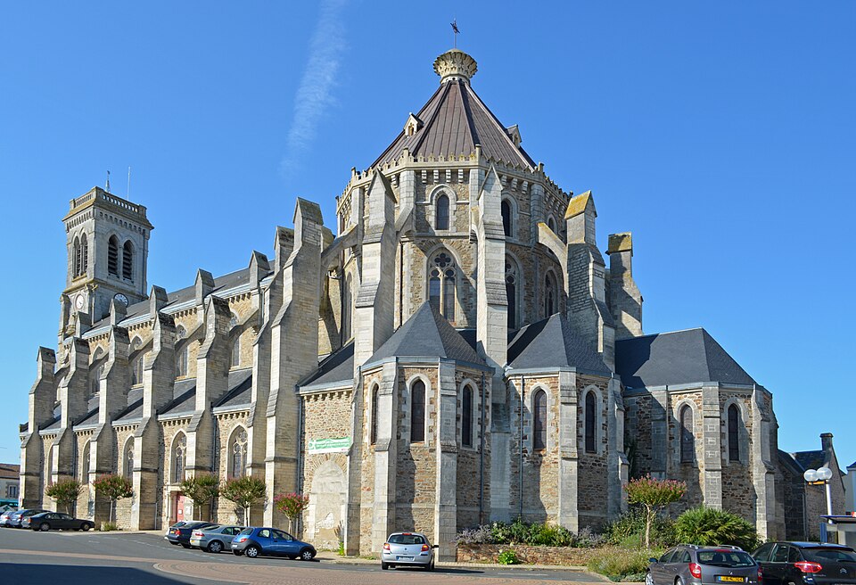 Église Saint — Benoît — Aizenay (Vendée)