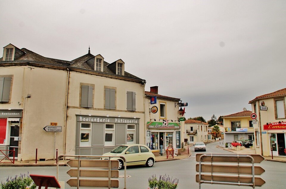 054 Aubigny ( 85430 )