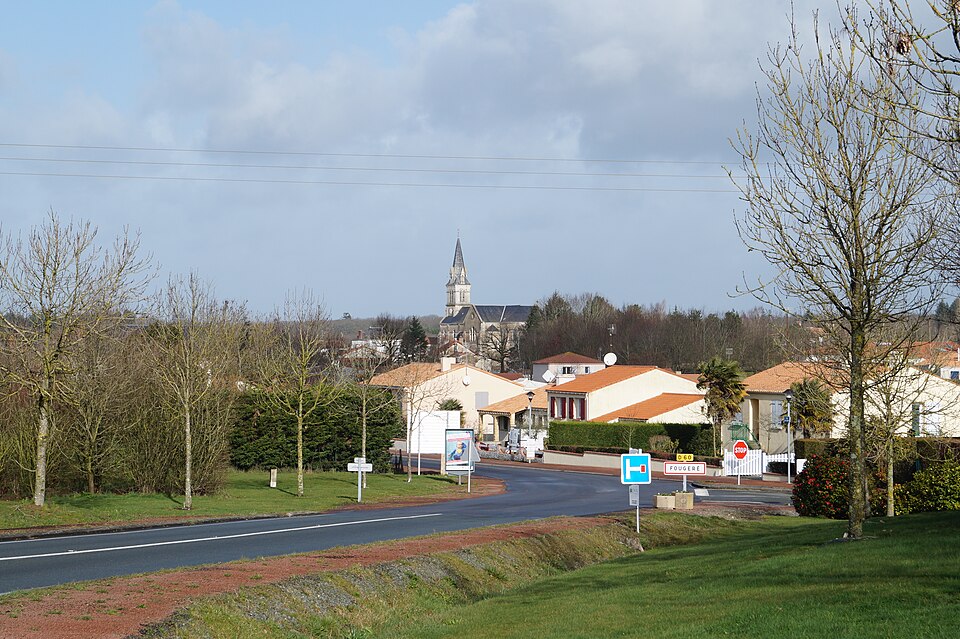 Entrée sud du bourg de Fougeré (Éduarel, 12 février 2016)