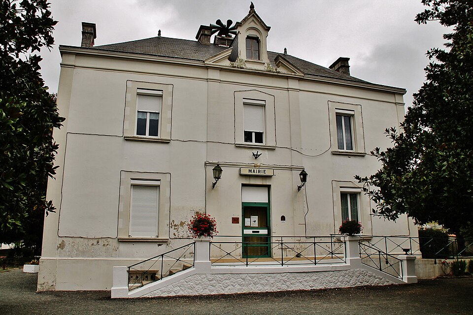 050 l'ile d'elle ( 85770 )
