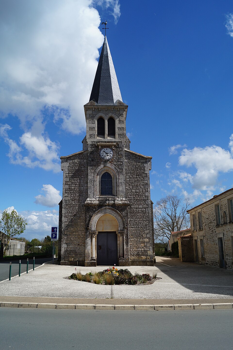 Église Saint — Pierre de Lairoux (vue 3, Éduarel, 11 avril 2016)