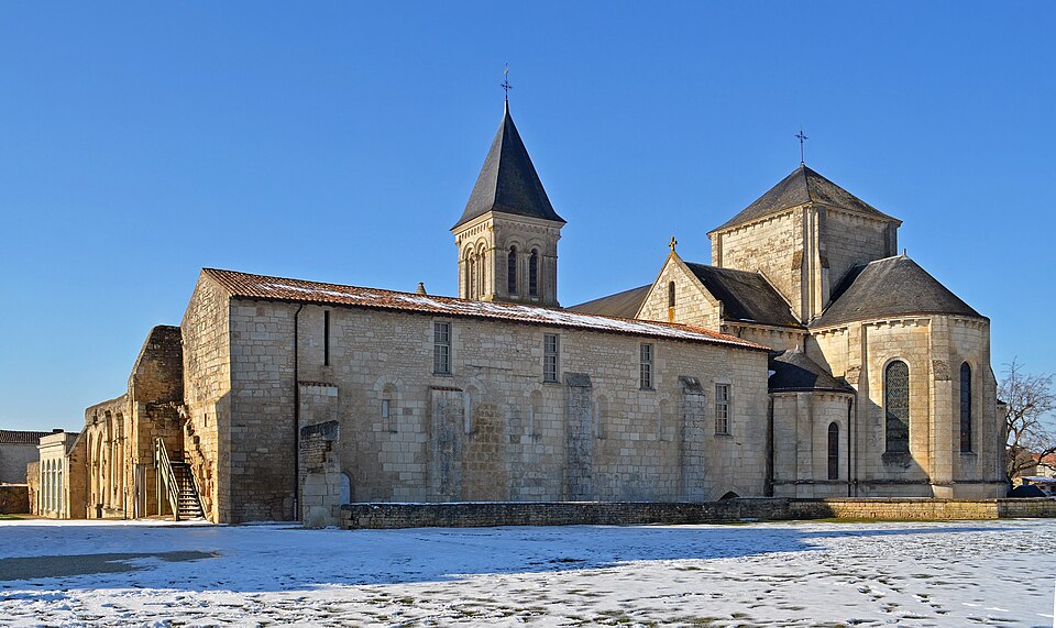 Nieul — sur — l'Autise — Abbey (1)