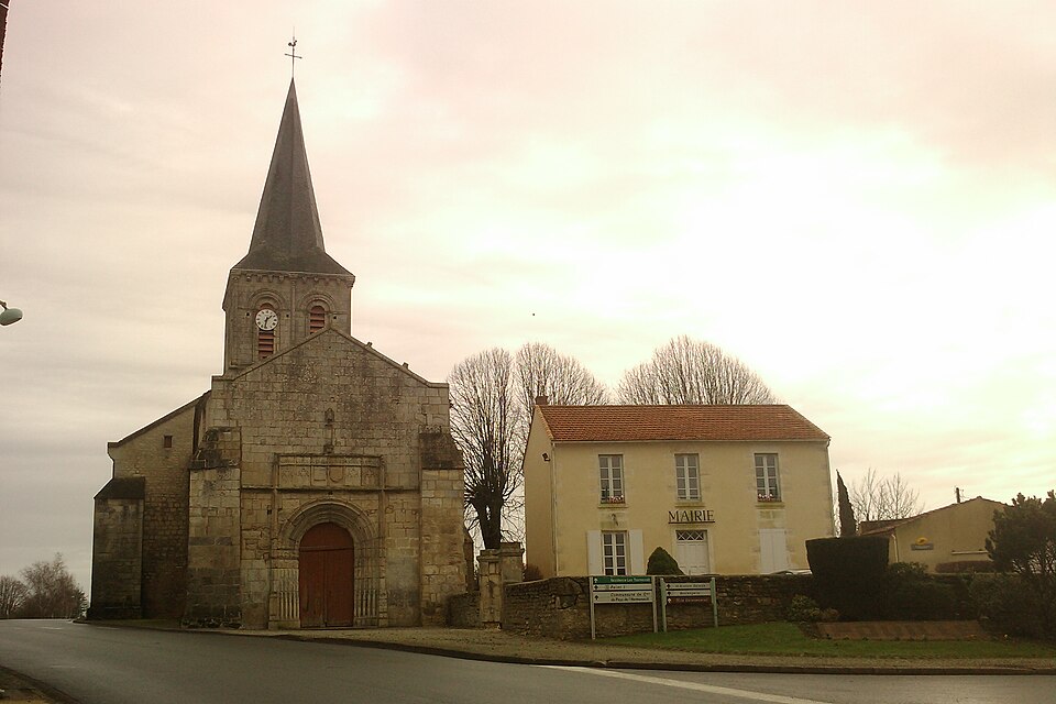Église Saint — Rémi de Pouillé (2)