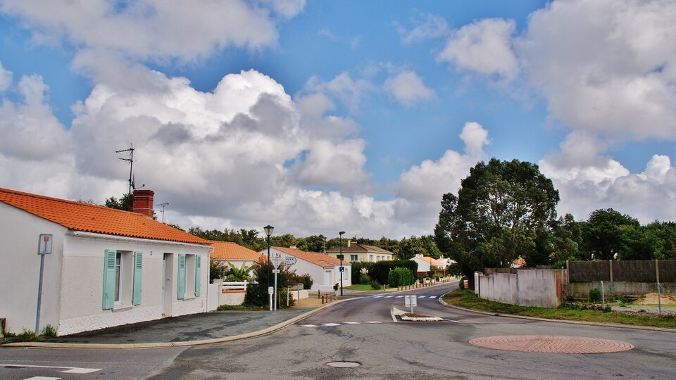 002 St Maixent — sur — Vie ( 85220 )