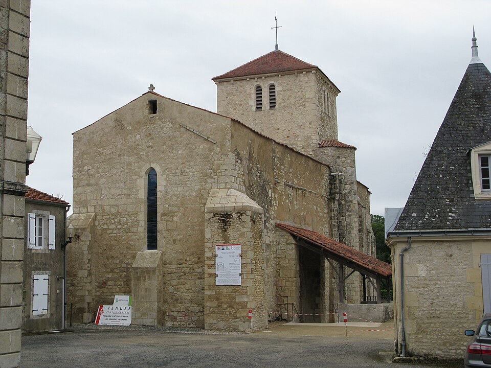 Saint — Martin — Lars en Sainte — Hermine — L'église
