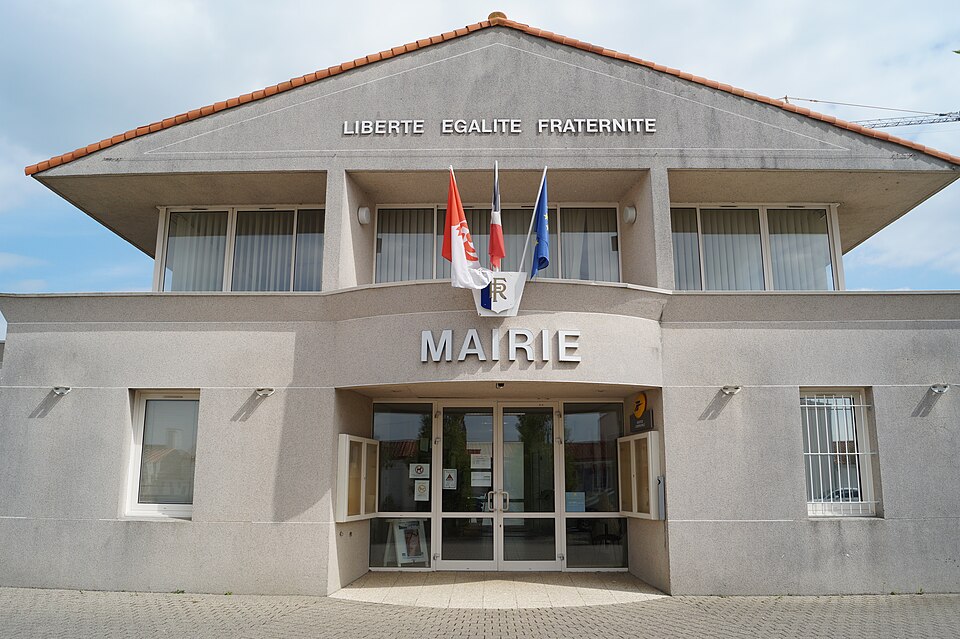 Mairie de Saint — Mathurin (Éduarel, 8 mai 2017)