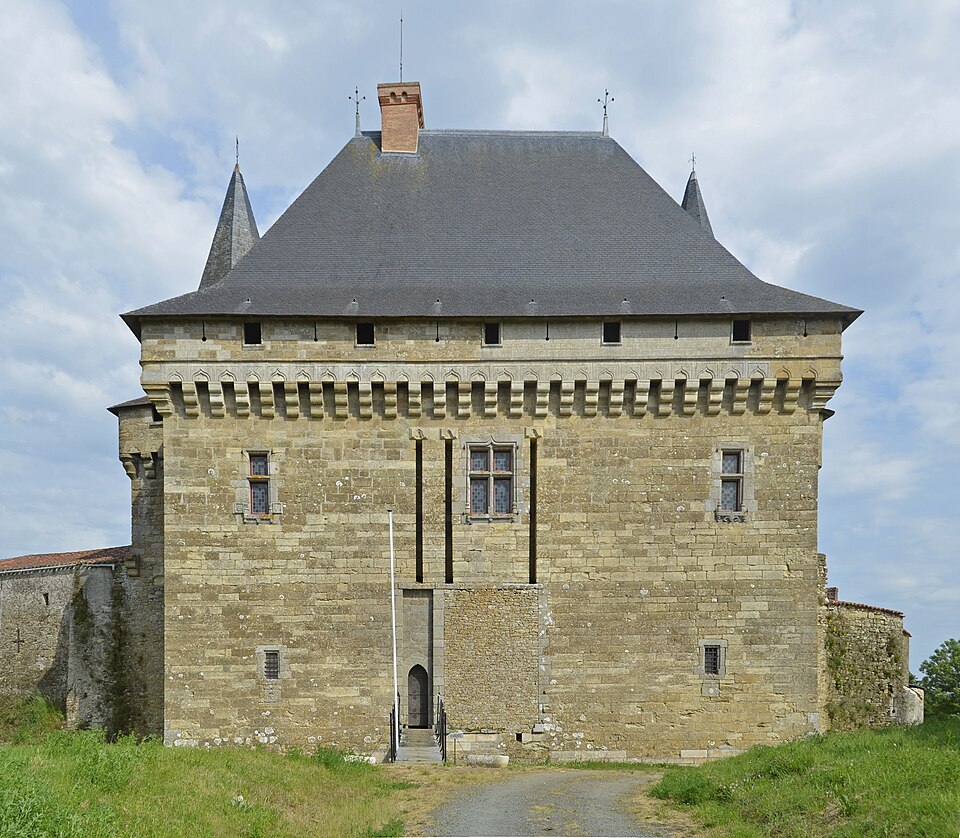 Sigournais — Chateau — Neuf 01