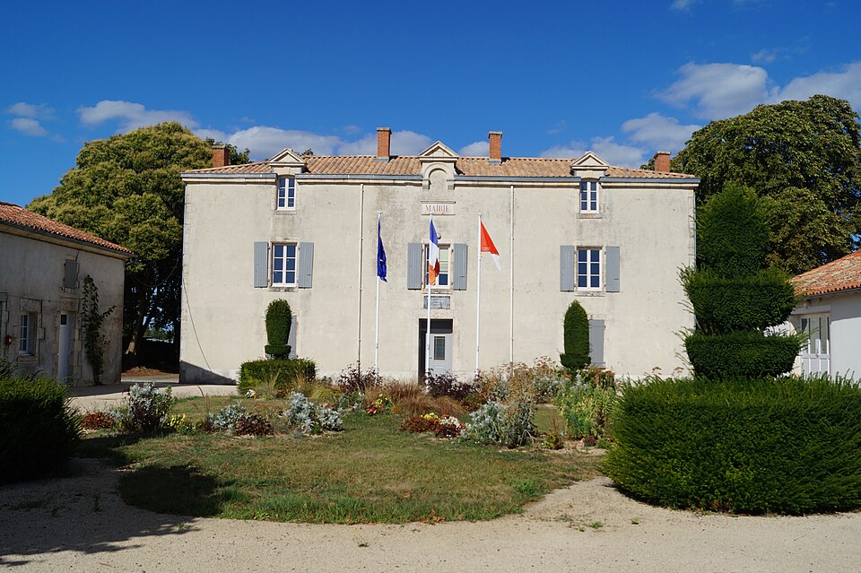 Mairie de Vix (vue 2, Éduarel, 21 août 2016)