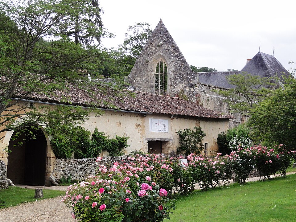 Béruges (Vienne) Abbaye du Pin