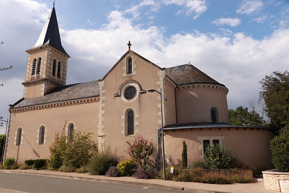 L'église Saint — Hilaire de Dienné 86