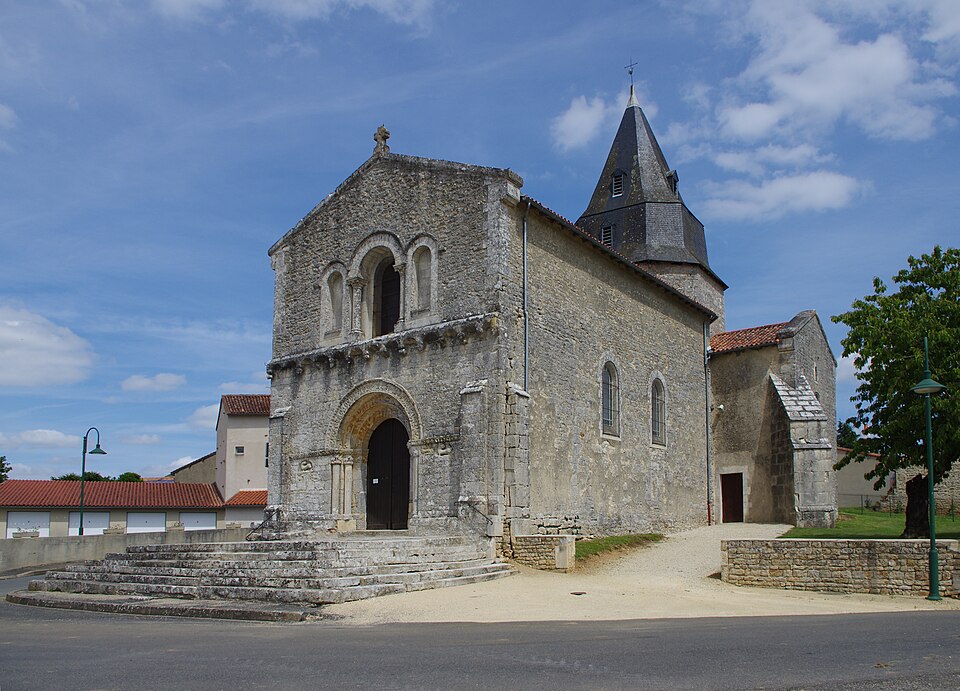 Genouillé Église 2012