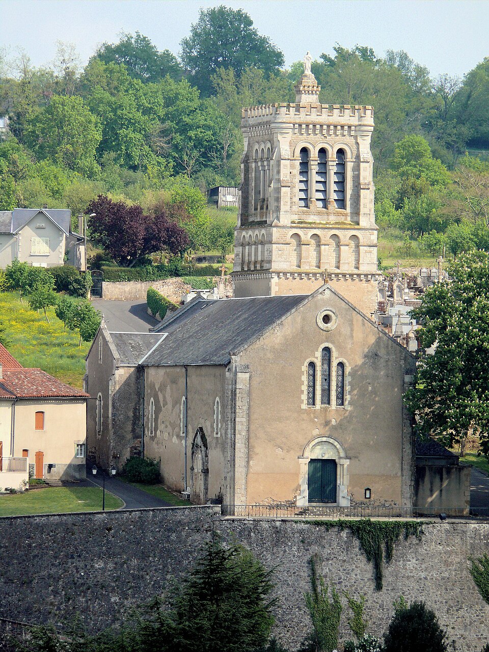 L'Isle — Jourdain — Eglise Saint — Gervais — et — Saint — Protais — 2
