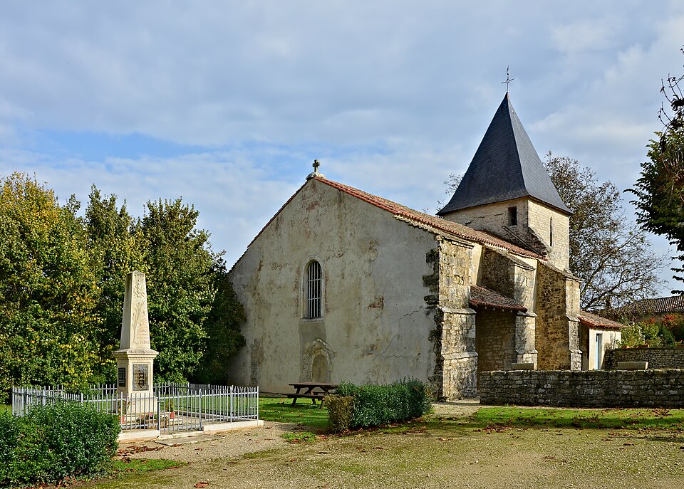 Linazay 86 Église vue SW 2013