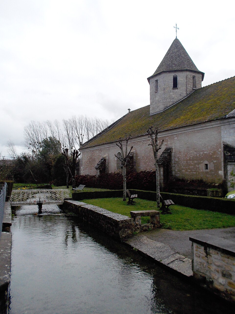 Lizant eglise canal