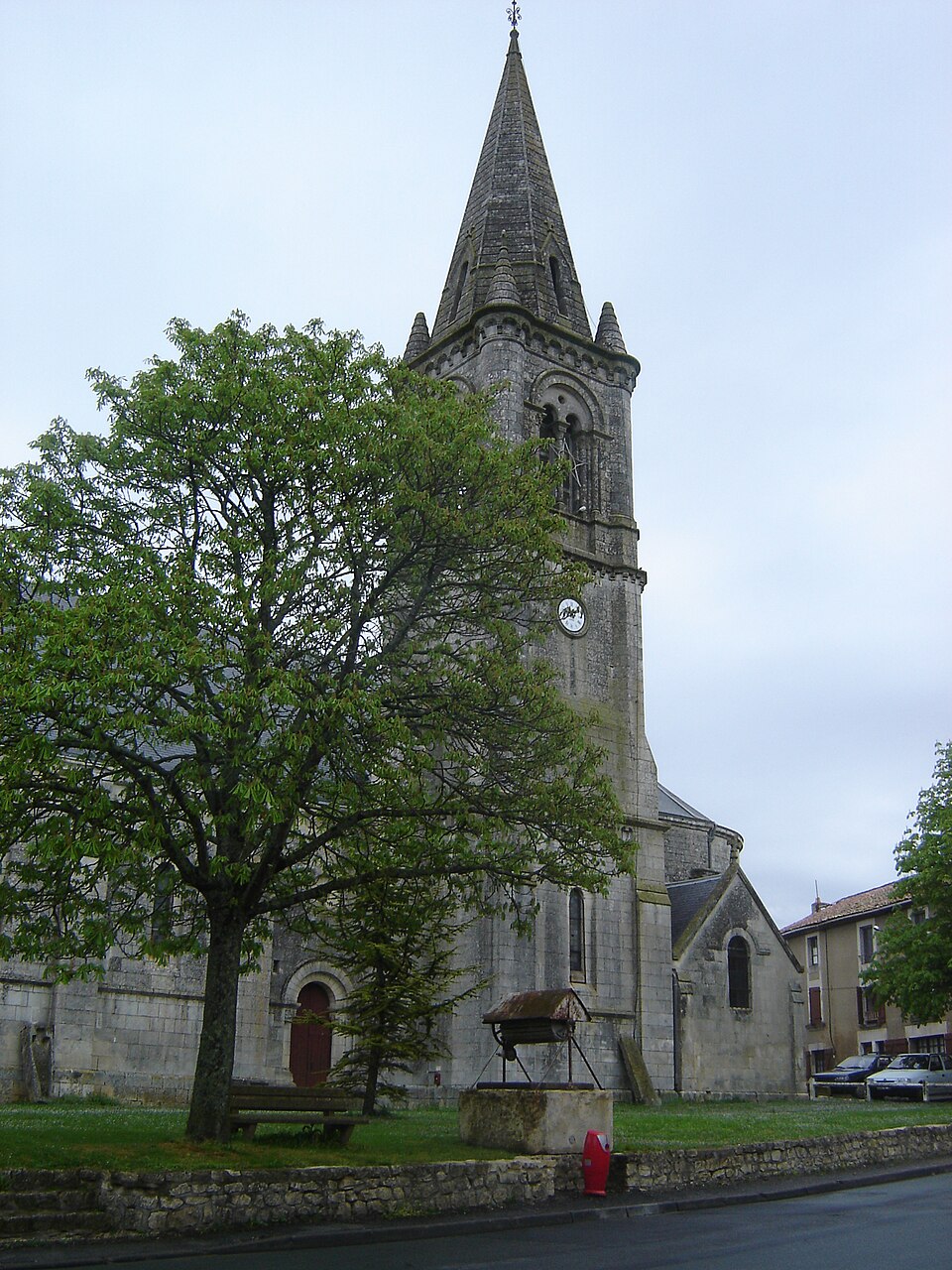 Notre — dame — de — montamisé