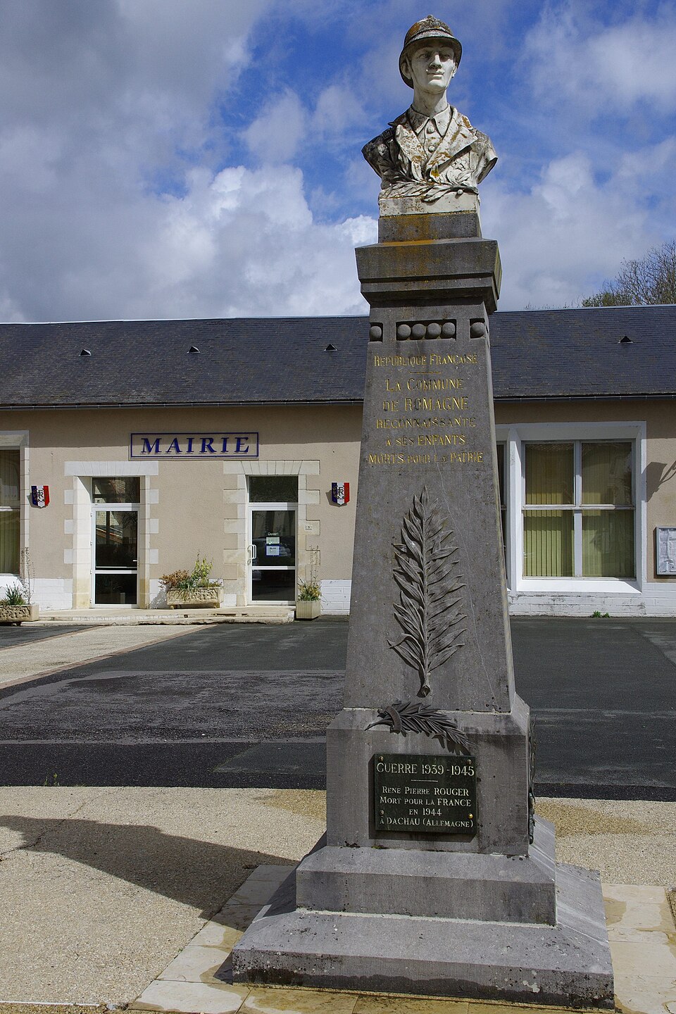 Romagne Monum+Mairie 2012