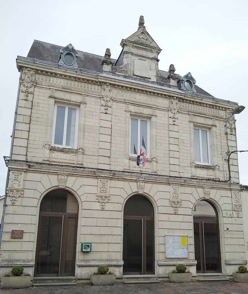 Saint — Gervais — les — Trois — Clochers — La façade de la mairie