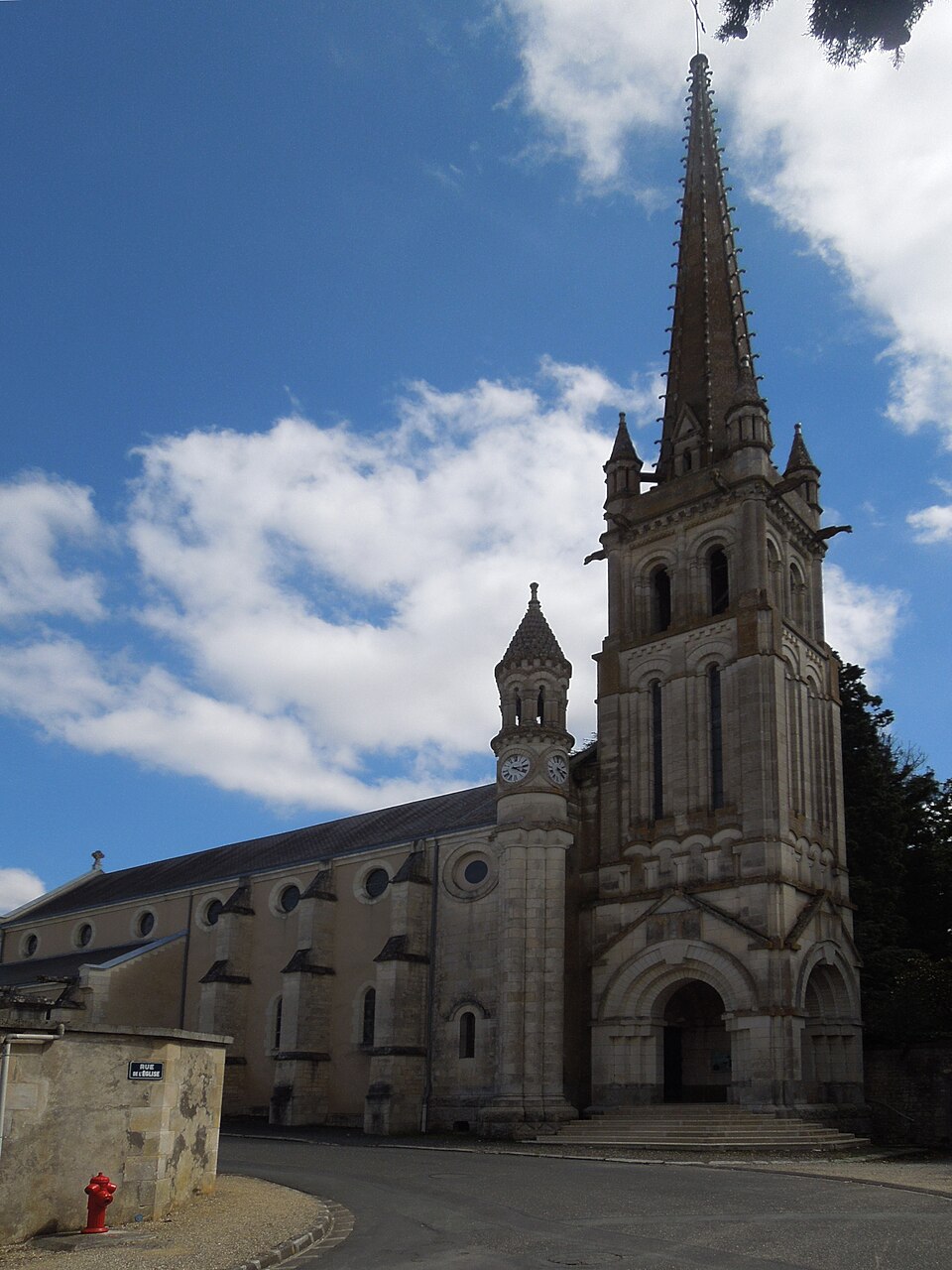 Church in St. Julien l'Ars, 17 July 2012
