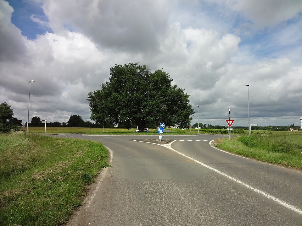 Smarves, carrefour de l'arbre