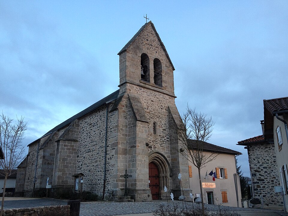 L'église et la mairie de Burgnac