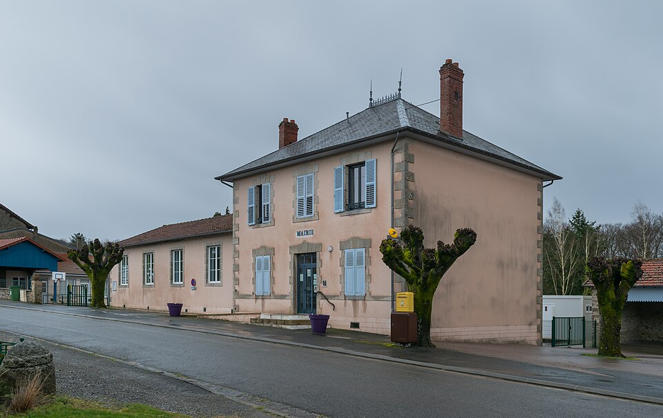 Town hall of Champnetery (1)
