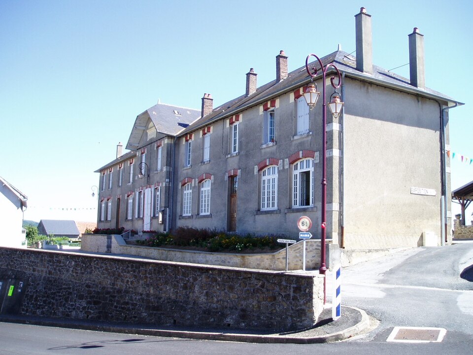 Folles — mairie