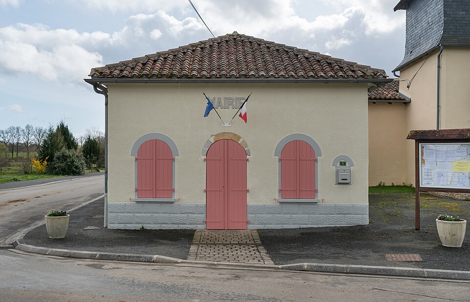 Town hall of Gajoubert (1)