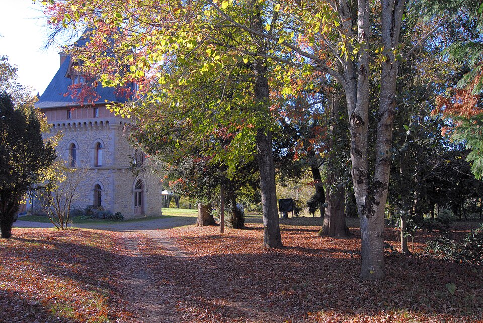 Castle Town Isle of Gigondas (Haute Vienne)