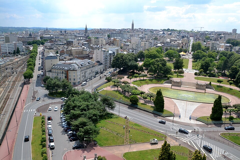 Centre — ville et champ de Juillet