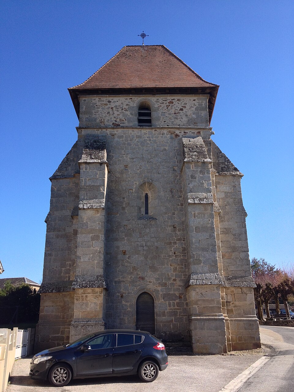 Église de Neuvic — Entier