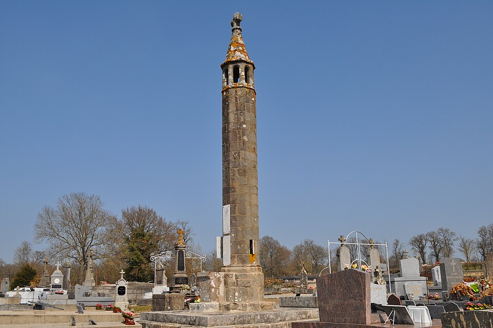 Lanterne des Morts d'Oradour — Saint — Genest