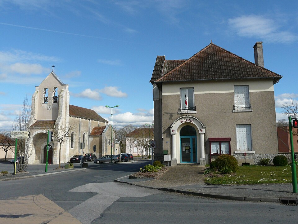 Saint — Maurice — les — Brousses église et mairie