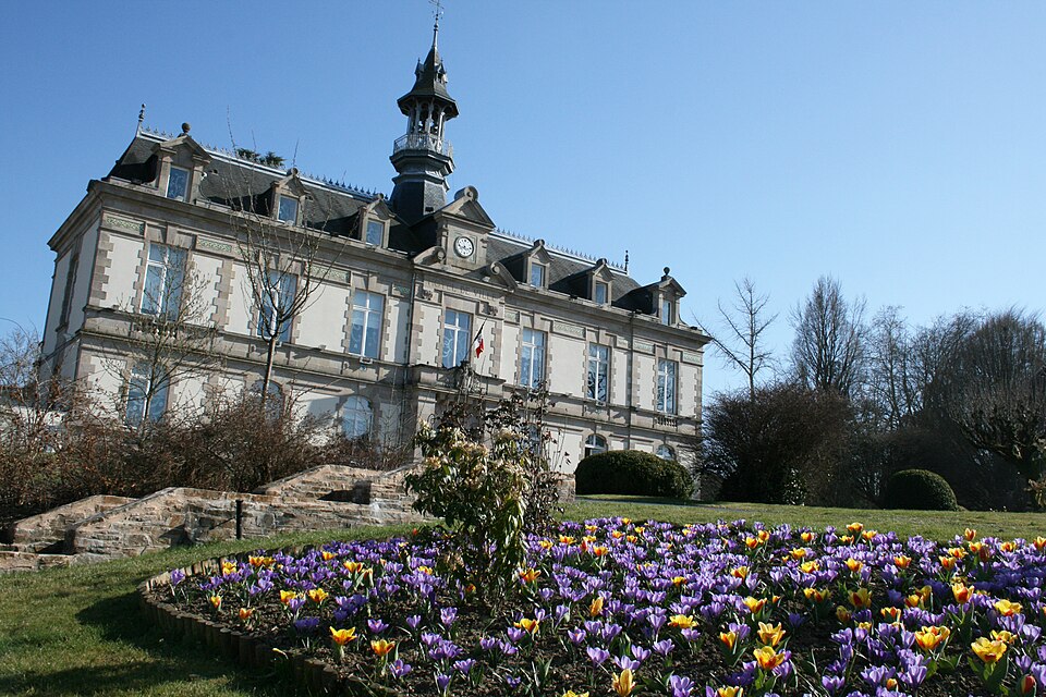 Hôtel de ville de Saint — Yrieix — la — Perche
