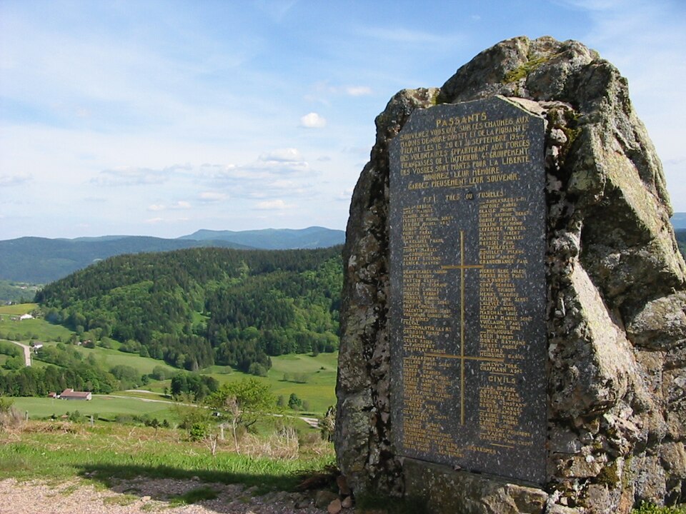 Monument Piquante — Pierre