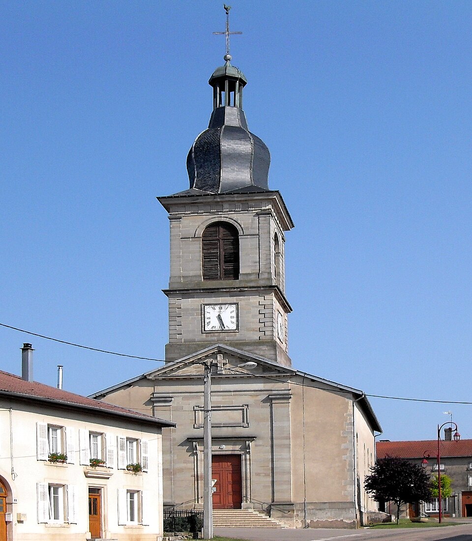 Damas — aux — Bois, Église Saint — Médard