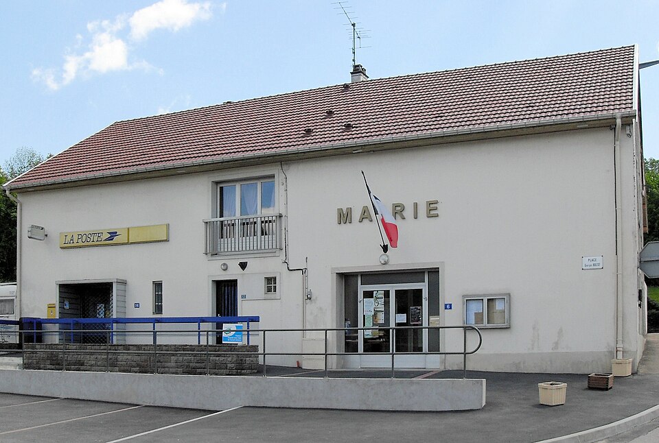 Dinozé, Mairie et Poste