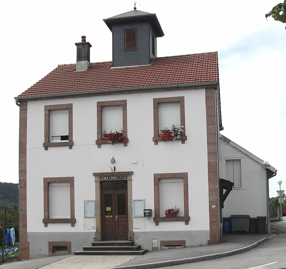 Faucompierre, Mairie — école