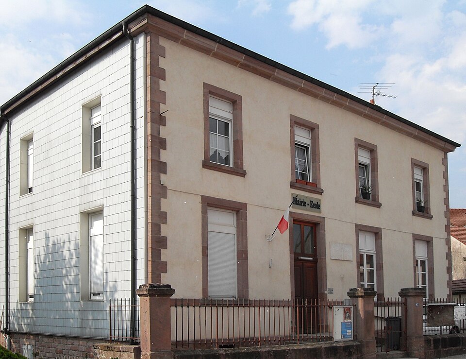 Fays, Mairie — école