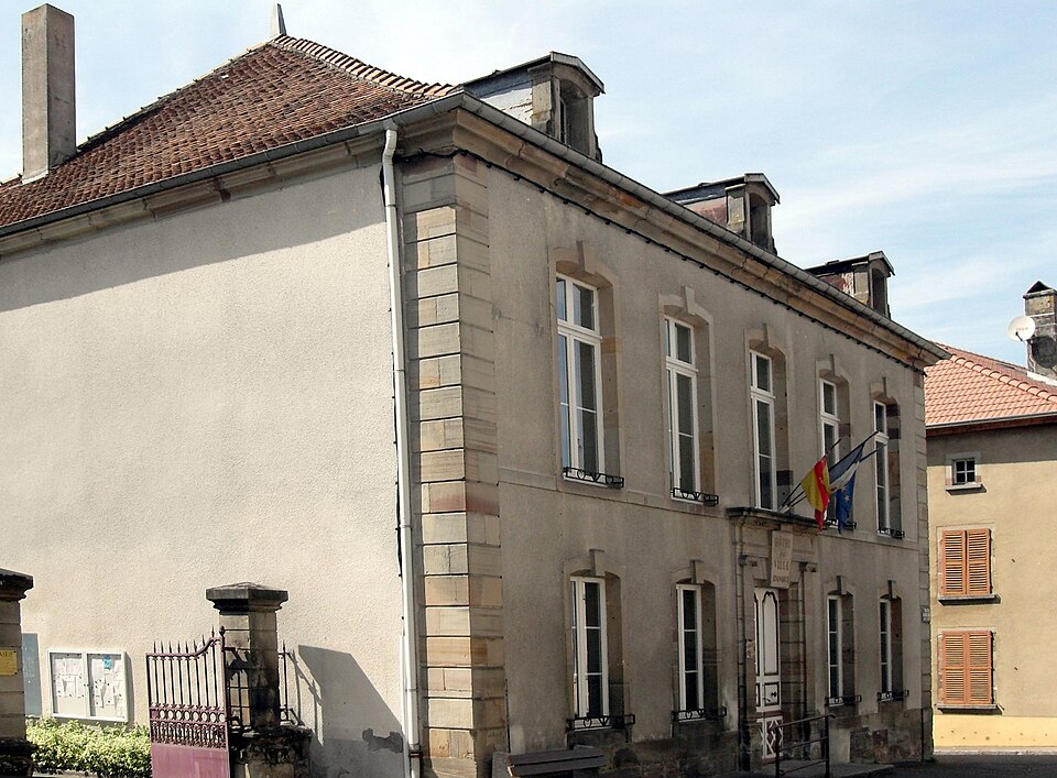 Lamarche, Hôtel de ville