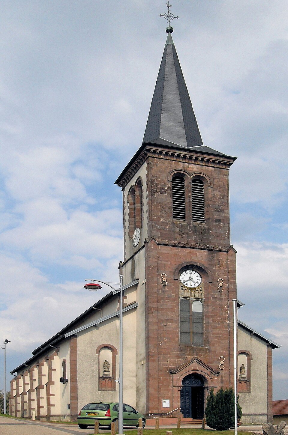 Laval — sur — Vologne, Eglise Sainte — Madeleine 2