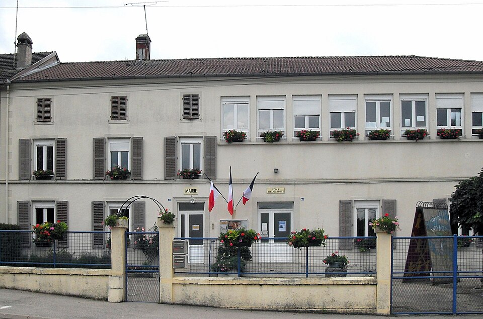 Madonne — et — Lamerey, Mairie — école