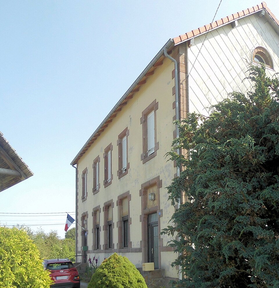 La Neuveville — devant — Lépanges, Mairie — école