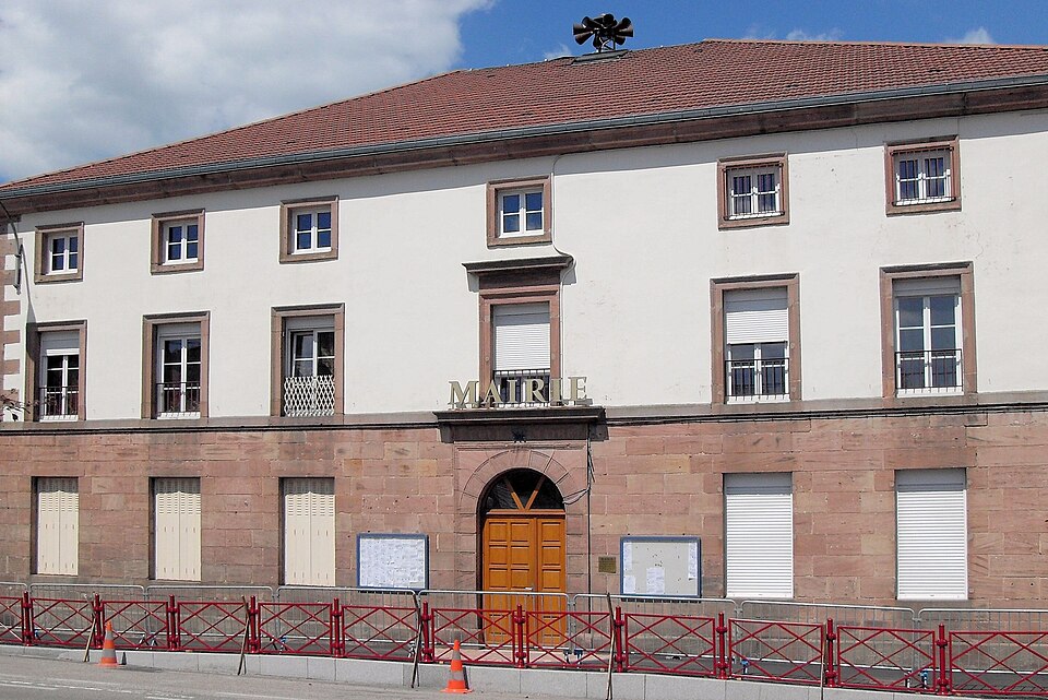 Pouxeux, Mairie