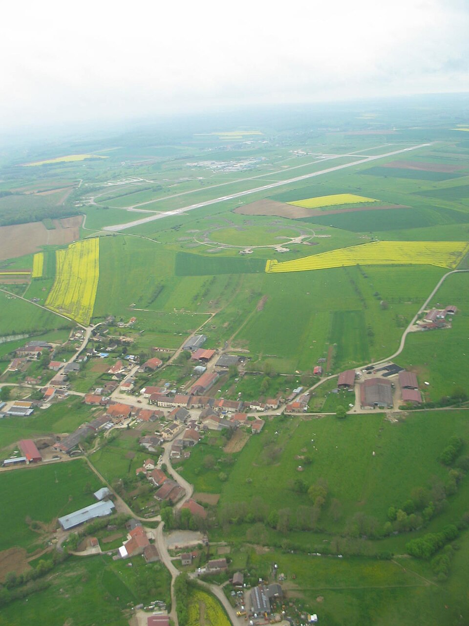 Puzieux bourg 2005