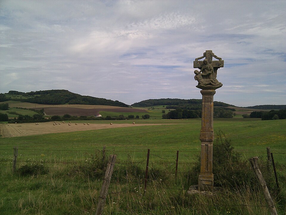 Rugney — croix — descente de croix vue generale