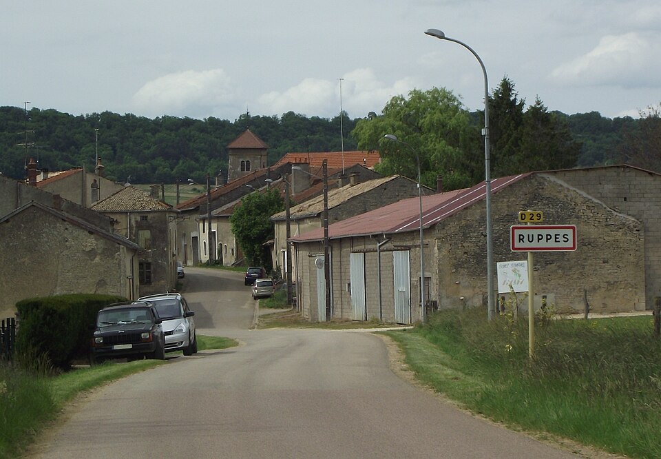 Entree du village de Ruppes