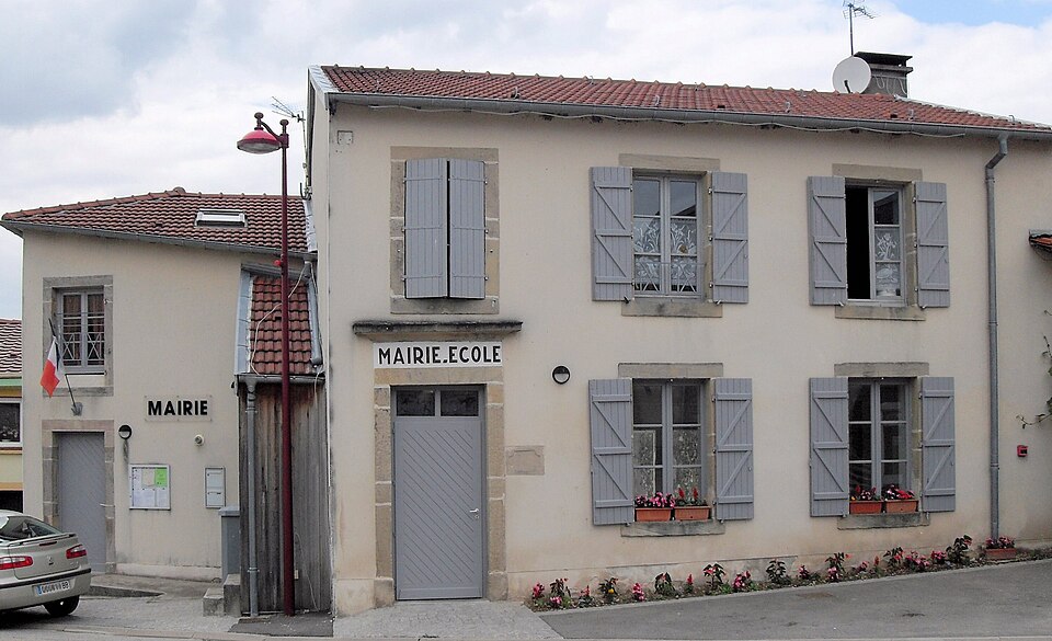 Saint — Vallier, Mairie — école
