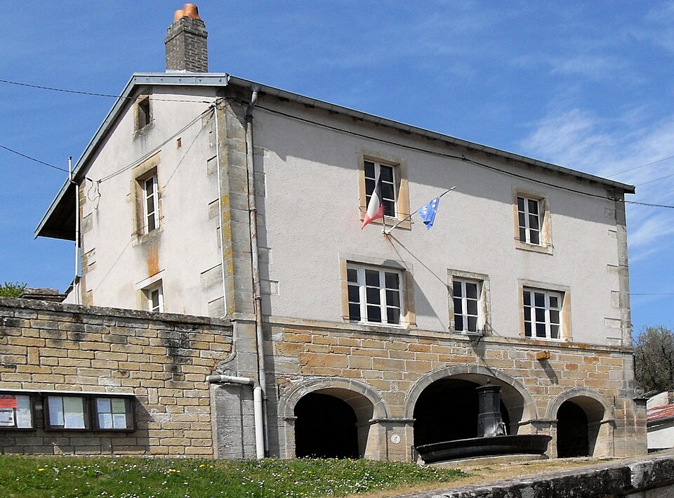 La Vacheresse — et — la — Rouillie, Mairie et Lavoir