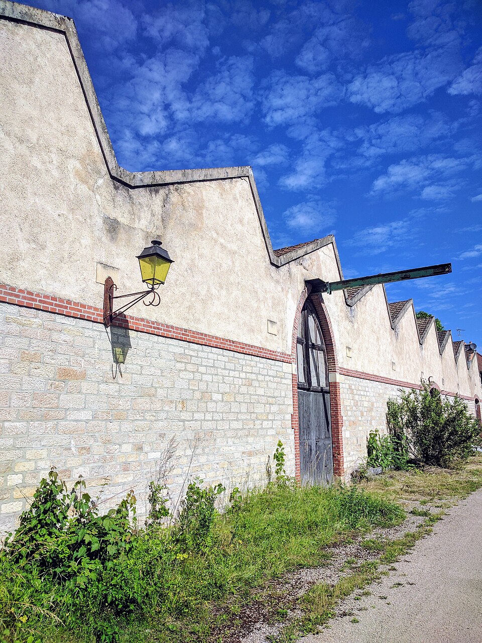 Usine abandonnée et détails en brique
