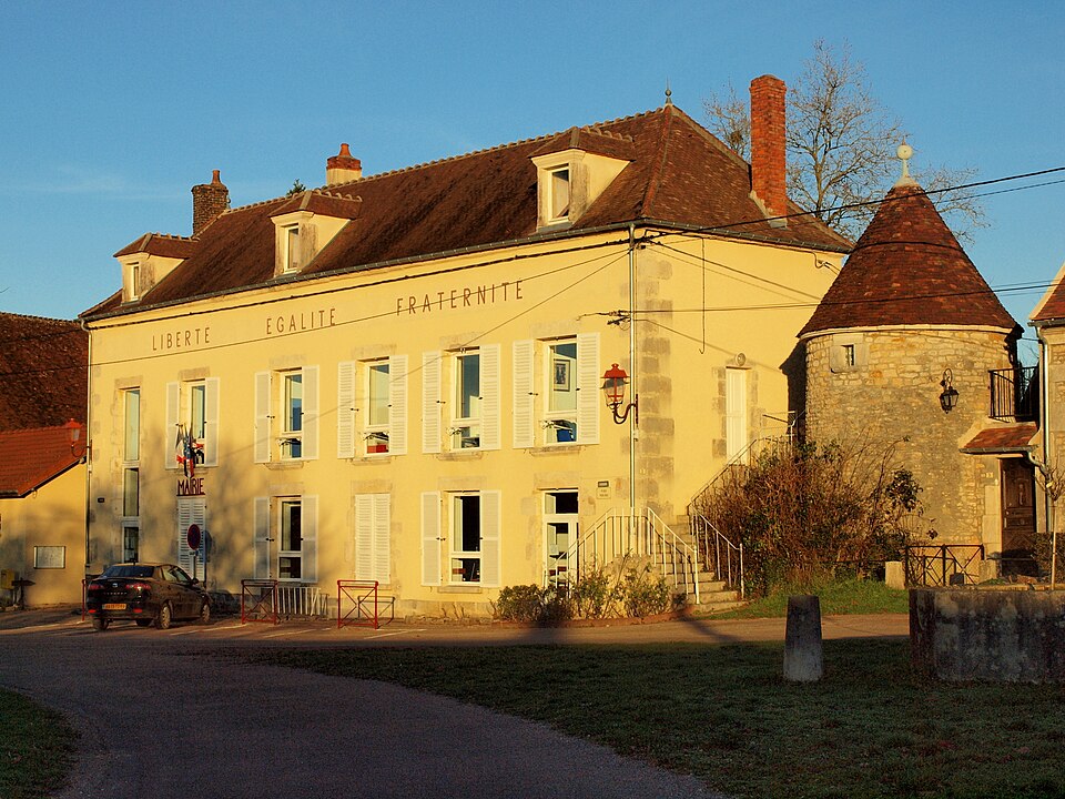 Asnières — sous — Bois — FR — 89 — mairie — 03